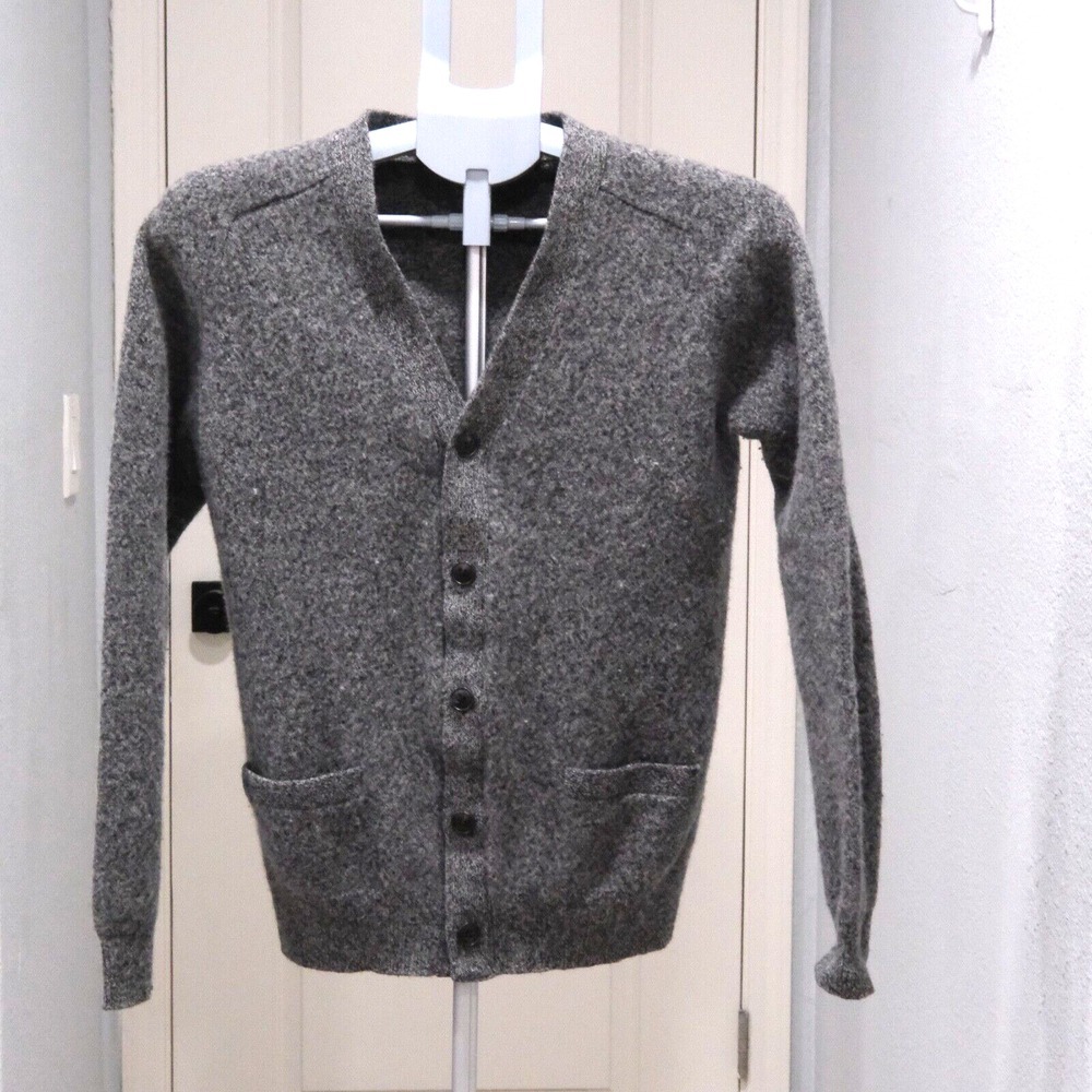 UNIQLO Wool Knit Cardigan Sz Medium Long Sleeve Button Up V-Neck Grandma
